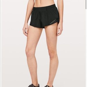 Lululemon Hotty Hot Short 2.5”